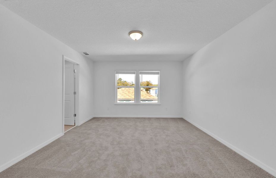 Spacious, unfurnished interior of a new home in Wells Landing, Jacksonville (Image 24).