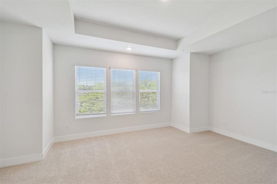 Spacious, unfurnished interior of a new home in Towns at Union, St. Petersburg (Image 8).