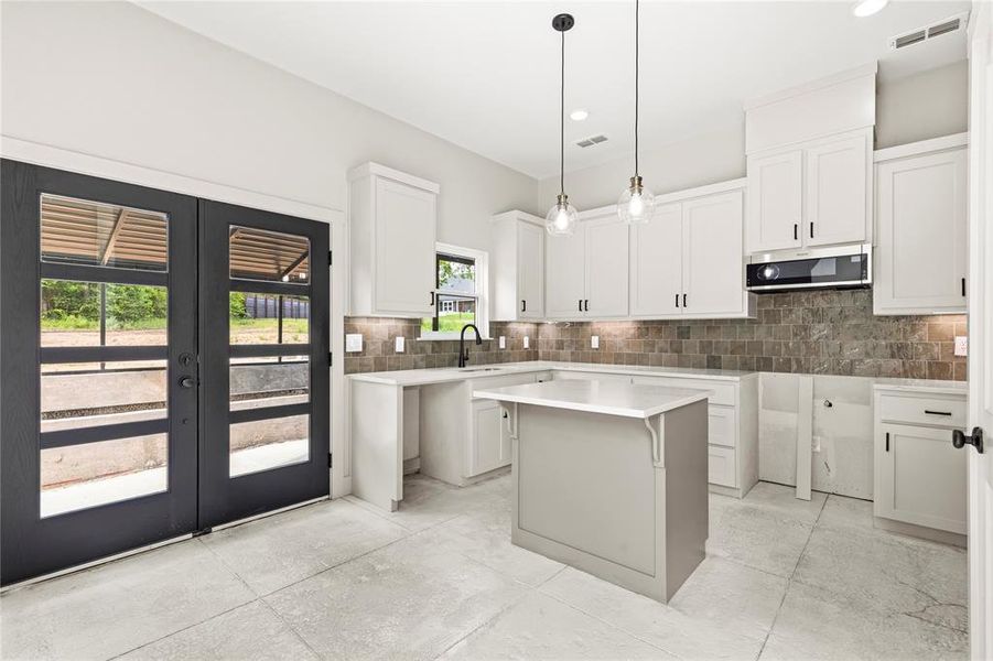 Furnished interior view inside a new home in , Mineola (Image 7).