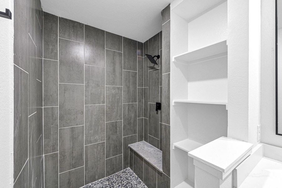 Furnished interior view inside a new home in , Hempstead (Image 6).