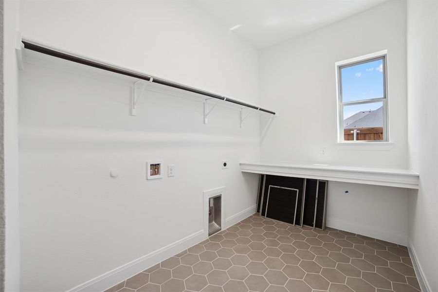 Spacious, unfurnished interior of a new home in Terraces – Estates, Rockwall (Image 20).