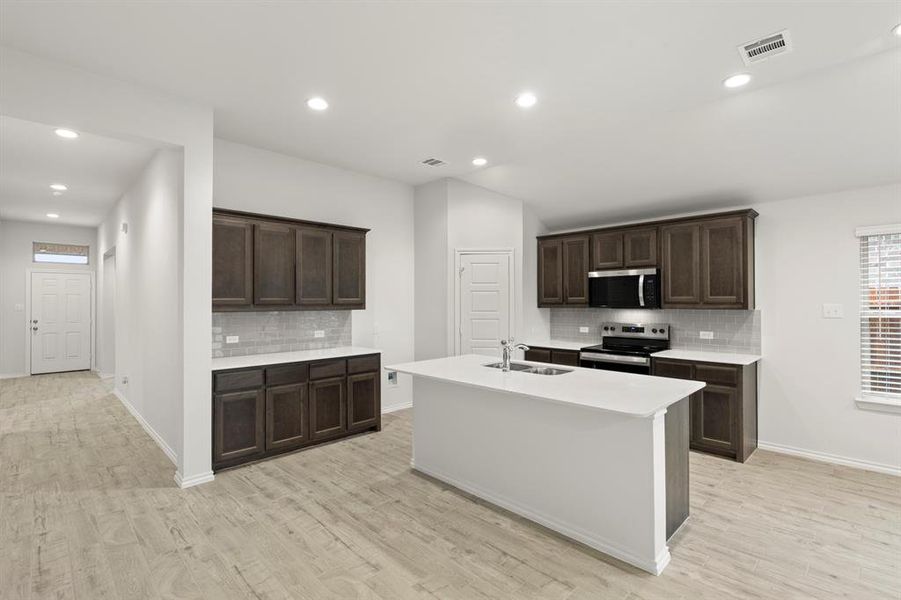 10. 3253 Mercer - Kitchen (2)