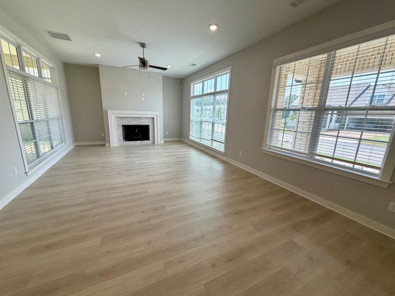 Spacious, unfurnished interior of a new home in Lockwood, Collierville (Image 17).