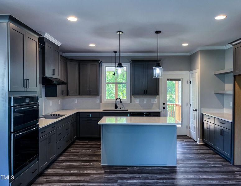 9BCA92E1-2DD9-41CF-9BD0-4304038769CA