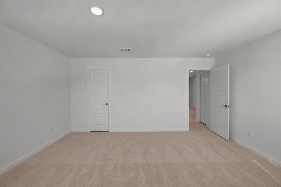 Spacious, unfurnished interior of a new home in Miller's Pond, Rosenberg (Image 19). Spacious, unfurnished interior of a new home in Miller's Pond, Rosenberg (Image 19).