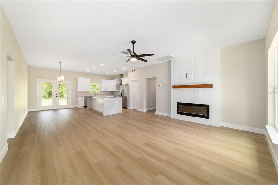 Spacious, unfurnished interior of a new home in , Dunnellon (Image 23).