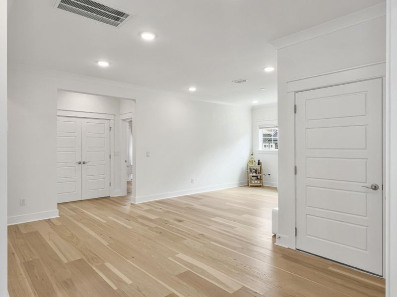 Spacious, unfurnished interior of a new home in Liberty Hill Farm, Mount Pleasant (Image 20).