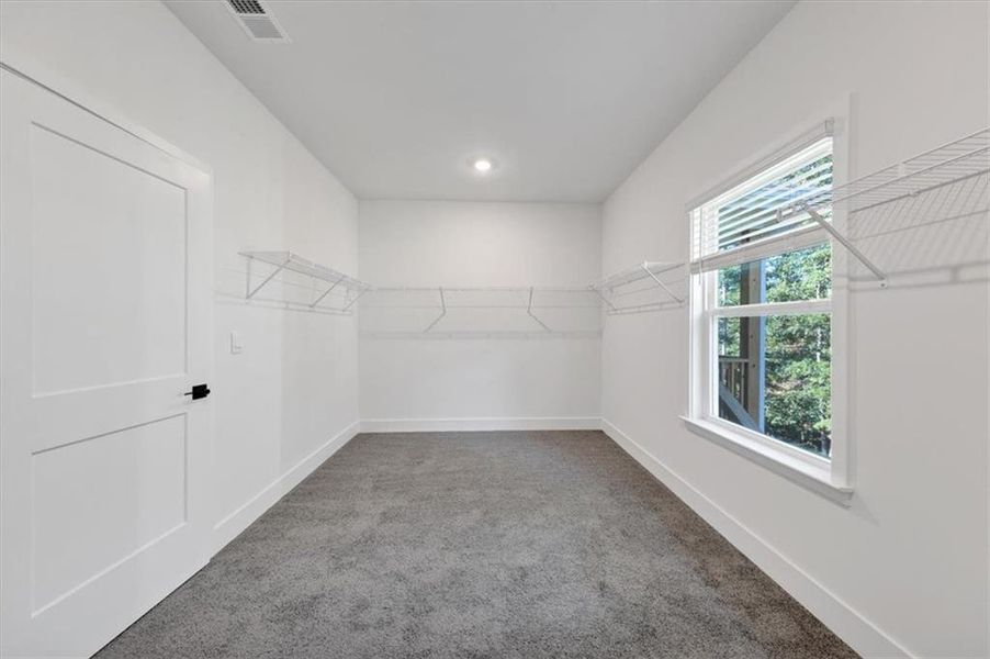 Spacious, unfurnished interior of a new home in Tuscany Hills, Douglasville (Image 25).