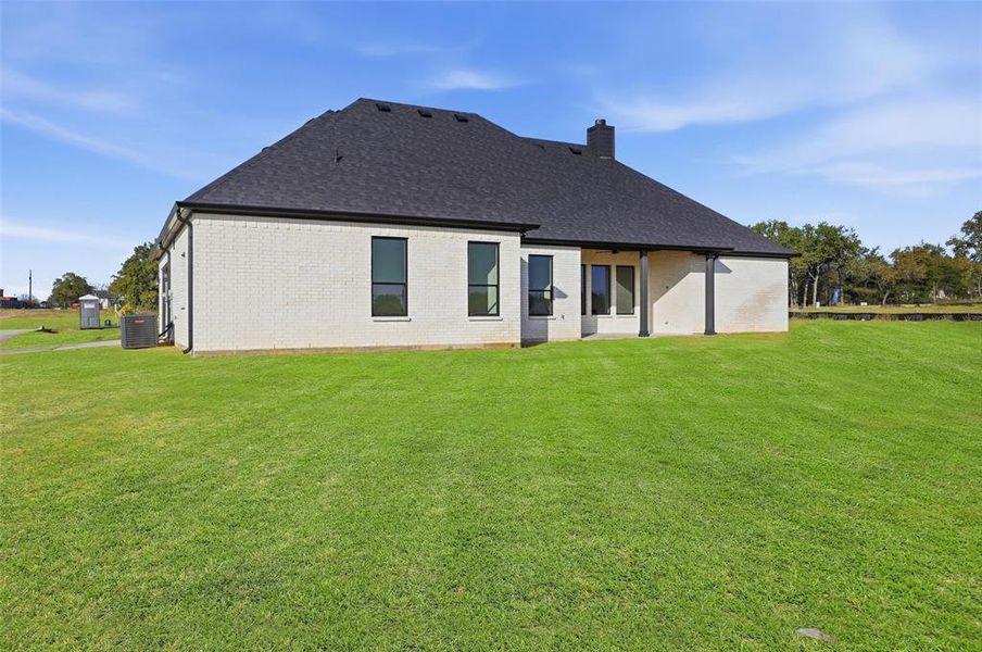 Exterior details and patio area of a home in , Azle (Image 4).