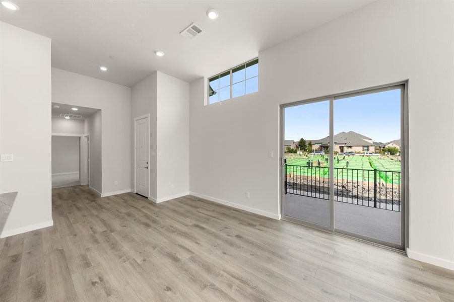 11. 628 Oakridge - Dining 11. 628 Oakridge - Dining