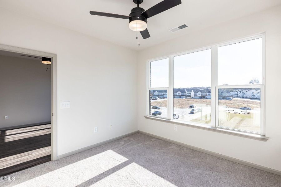 024-1920x1080-main-bedroom 024-1920x1080-main-bedroom