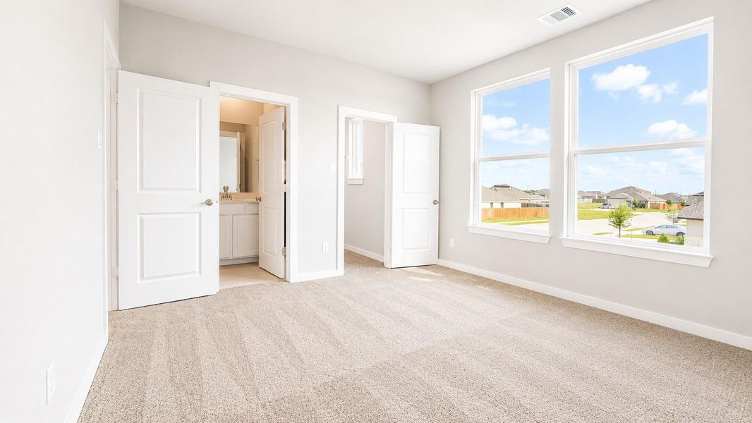 Spacious, unfurnished interior of a new home in Emberly  45', Beasley (Image 21).