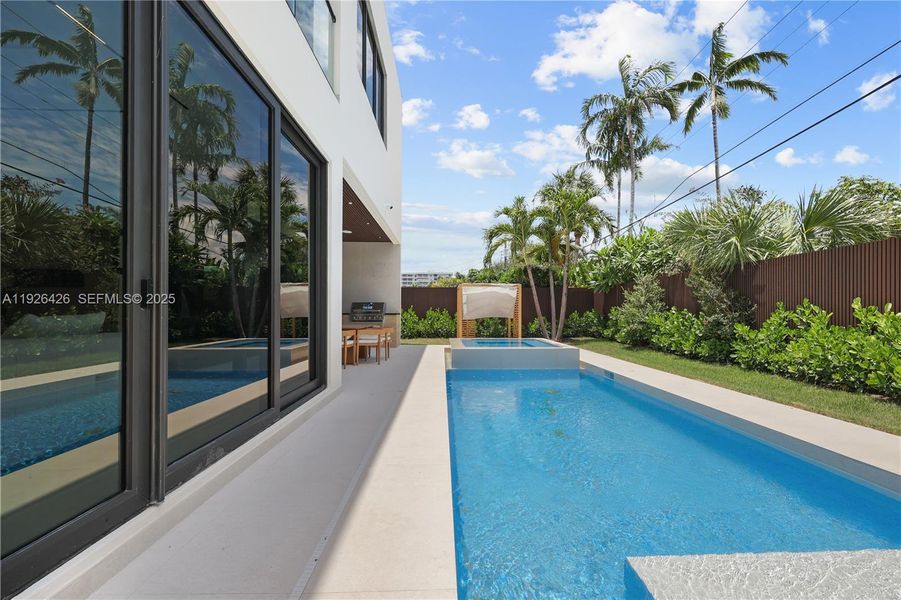 Exterior details and patio area of a home in , Fort Lauderdale (Image 31).