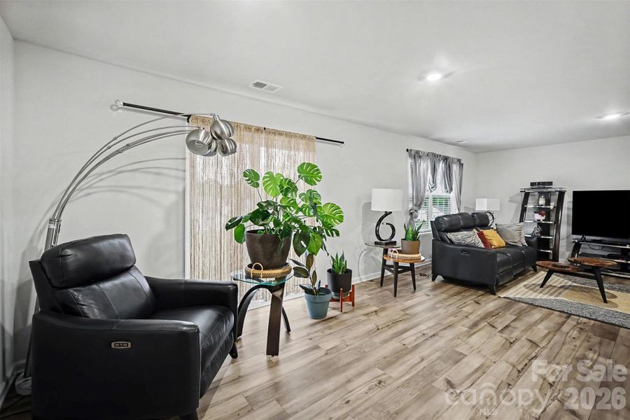 Furnished interior view inside a new home in Walkers Mill, Edgemoor (Image 30).