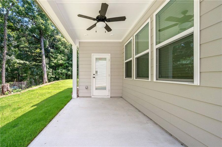 Exterior details and patio area of a home in Avondale Park, Decatur (Image 3).