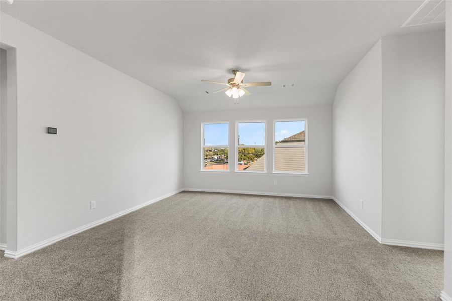 Spacious, unfurnished interior of a new home in Park at Eldridge, Sugar Land (Image 19). Spacious, unfurnished interior of a new home in Park at Eldridge, Sugar Land (Image 19).