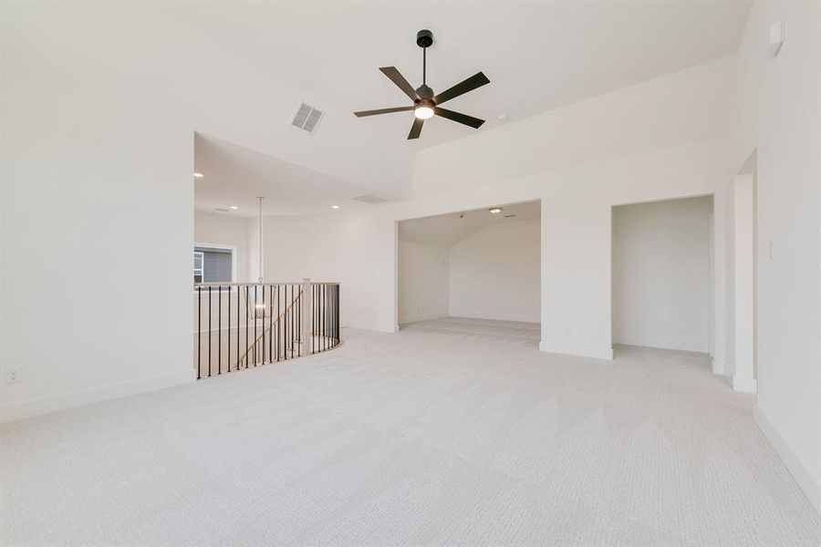 Spacious, unfurnished interior of a new home in Quail Hollow, Rockwall (Image 34).