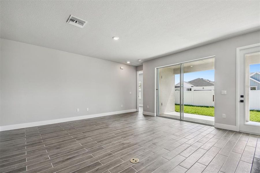 Spacious, unfurnished interior of a new home in The Peninsula at Rhodine Lake, Riverview (Image 24). Spacious, unfurnished interior of a new home in The Peninsula at Rhodine Lake, Riverview (Image 24).