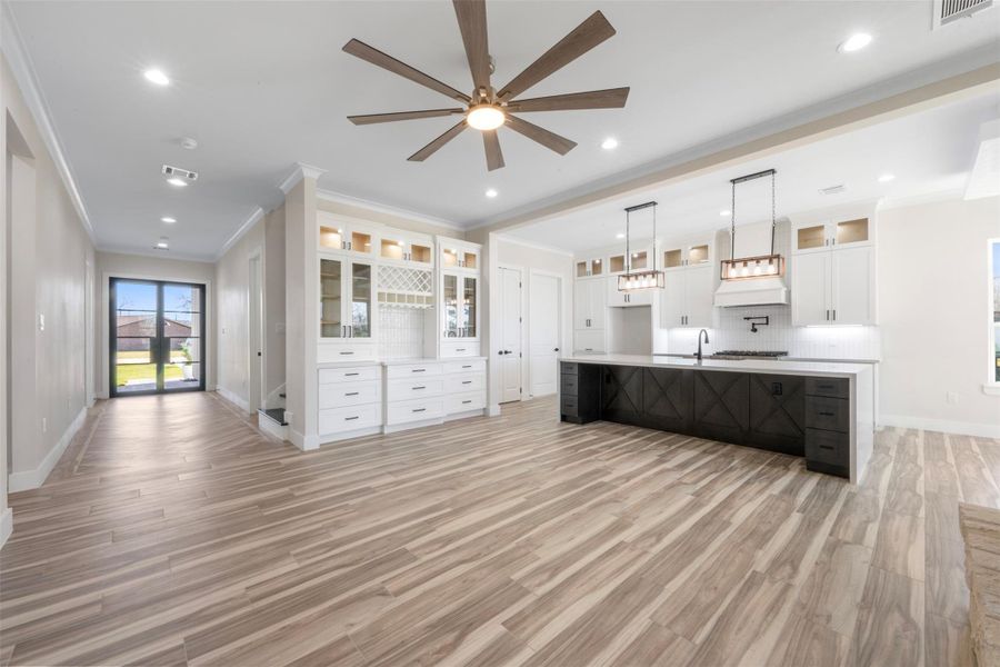 Furnished interior view inside a new home in , Baytown (Image 18).