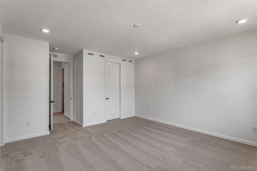 Spacious, unfurnished interior of a new home in Sugar Mill Village, Longmont (Image 22). Spacious, unfurnished interior of a new home in Sugar Mill Village, Longmont (Image 22).