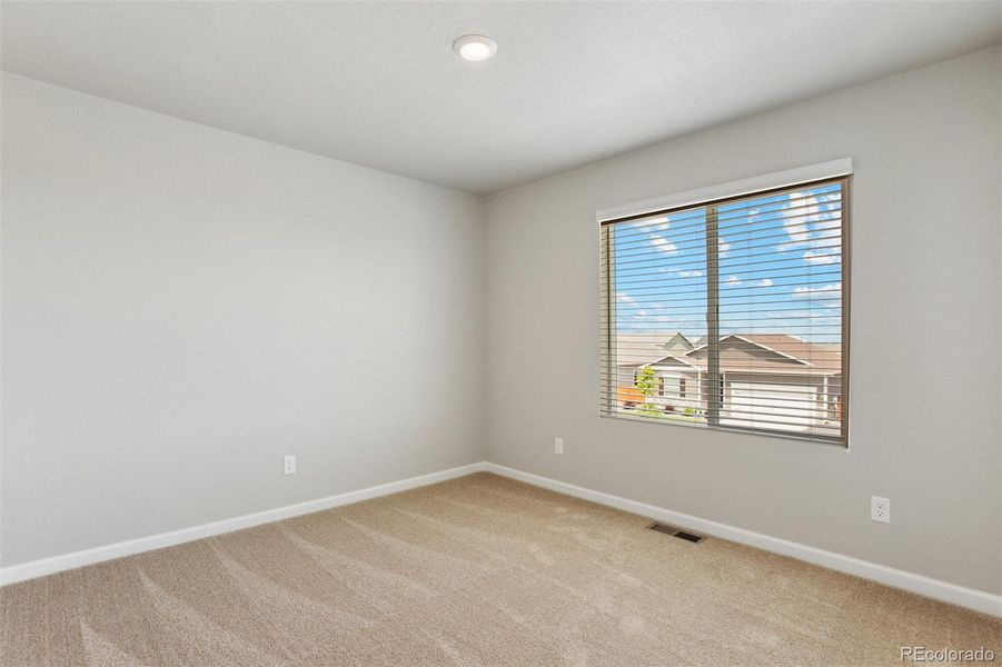 Spacious, unfurnished interior of a new home in , Severance (Image 12).