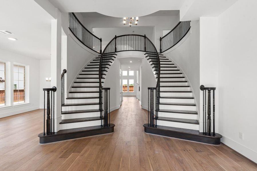 Spacious, unfurnished interior of a new home in Silverleaf Estates in Frisco, Frisco (Image 37).