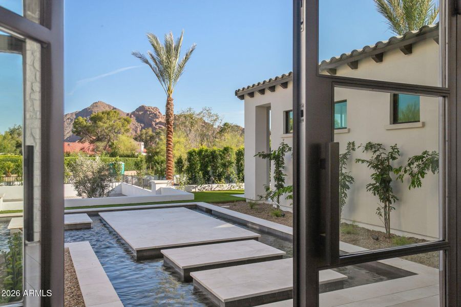 83-web-or-mls-6610-n-mountain-view-rd