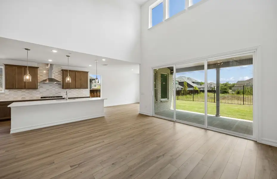 Spacious, unfurnished interior of a new home in Wilson Creek Meadows, Celina (Image 19).