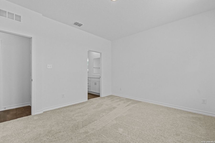 Spacious, unfurnished interior of a new home in Corley Farms, Boerne (Image 23).