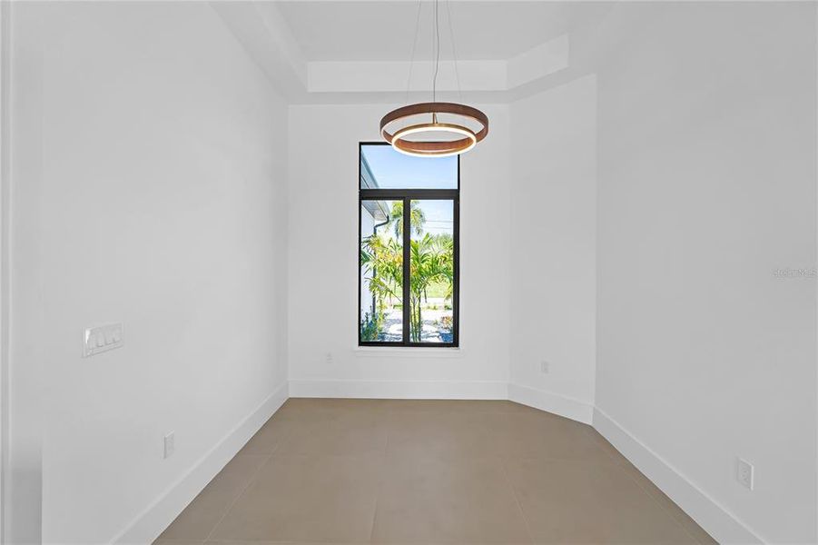 Spacious, unfurnished interior of a new home in , Cape Coral (Image 64).