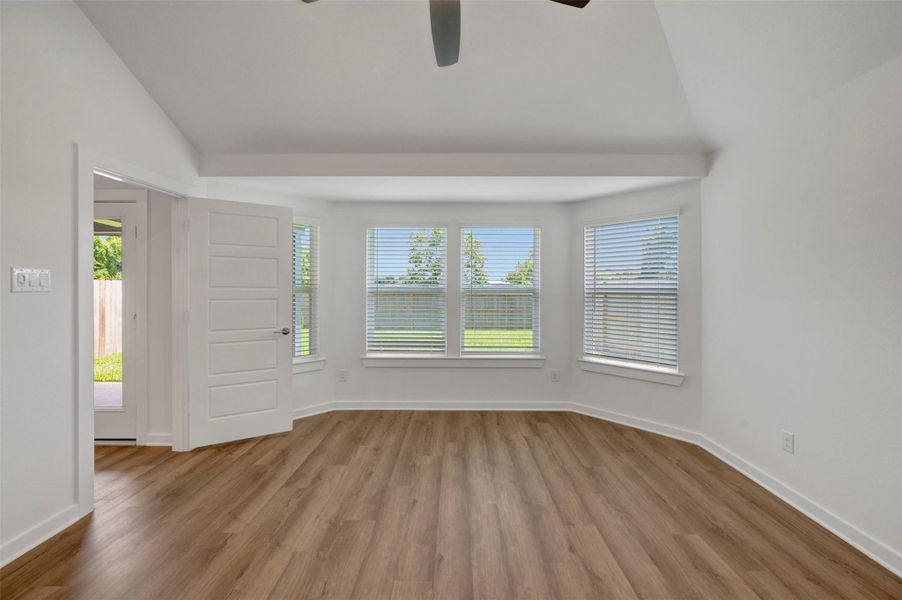 Spacious, unfurnished interior of a new home in Summerview, Fulshear (Image 25). Spacious, unfurnished interior of a new home in Summerview, Fulshear (Image 25).