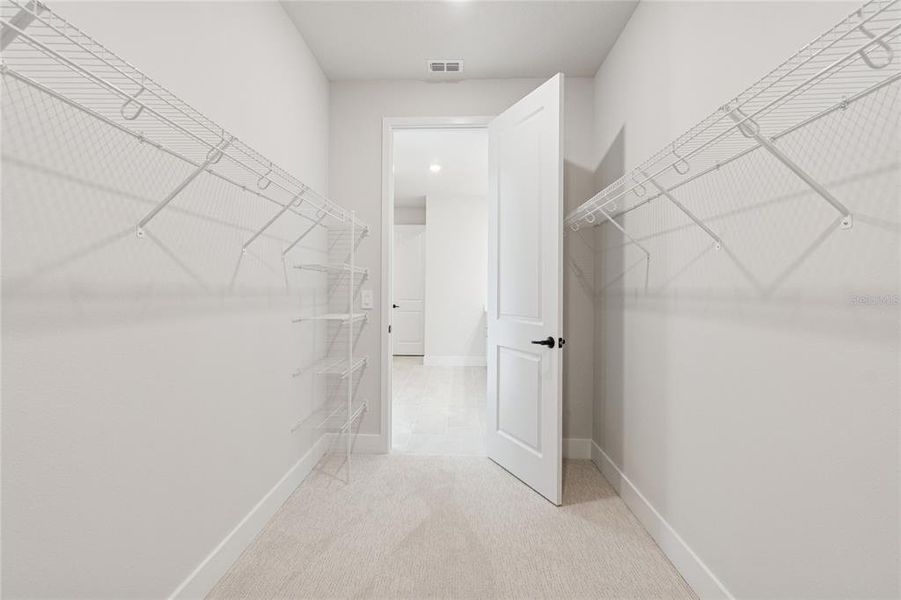 Spacious, unfurnished interior of a new home in Gracewater at Sarasota, Sarasota (Image 26).