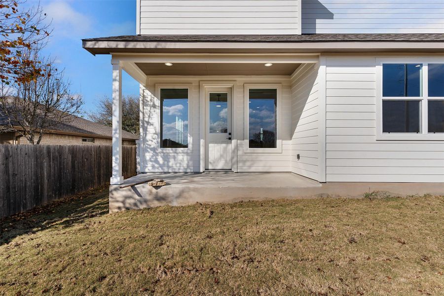 Exterior details and patio area of a home in , Burnet (Image 3).