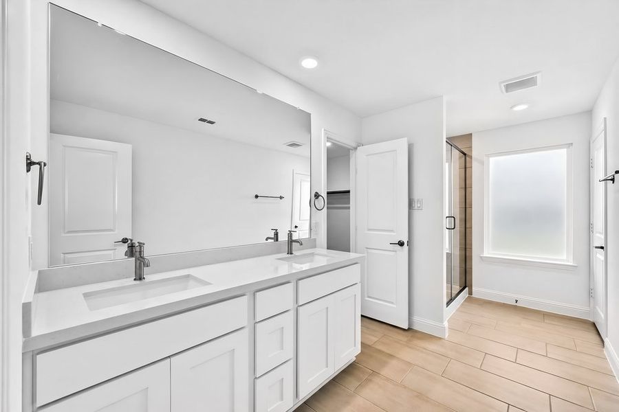 Furnished interior view inside a new home in Cross Creek Meadows, Celina (Image 7).