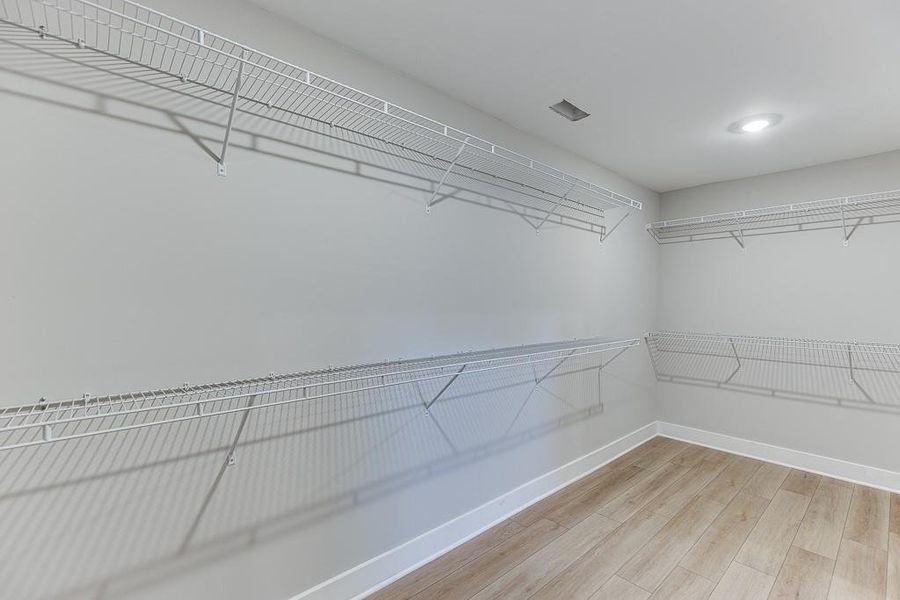 Spacious, unfurnished interior of a new home in , Hartwell (Image 25).