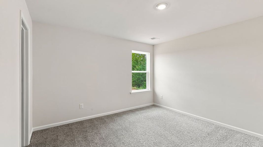 Spacious, unfurnished interior of a new home in Hunters Ridge, Woodruff (Image 34).