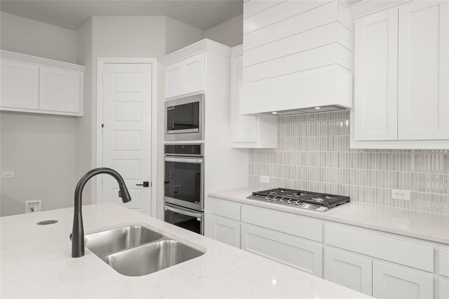 802 Whaley- Kitchen-4