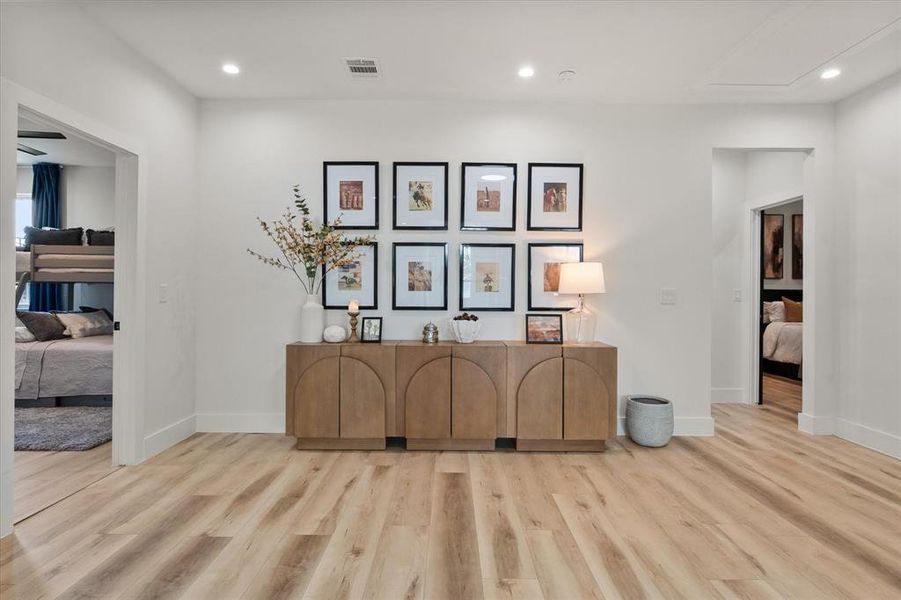 Furnished interior view inside a new home in , Dallas (Image 26). Furnished interior view inside a new home in , Dallas (Image 26).