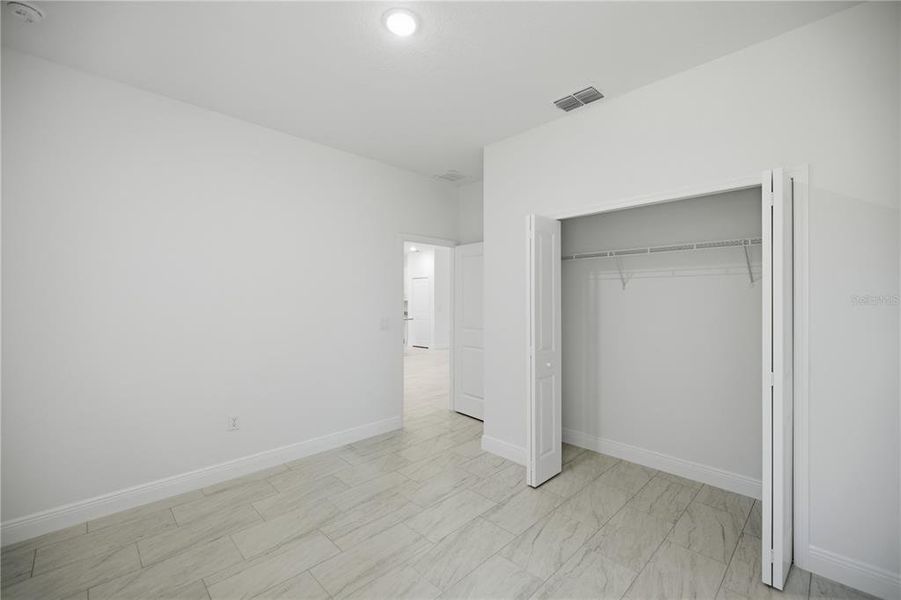 Spacious, unfurnished interior of a new home in , Citrus Springs (Image 26).