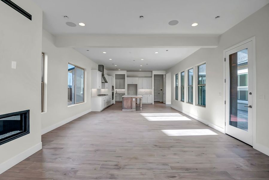 Spacious, unfurnished interior of a new home in Overlook at The Dells, Prescott (Image 24).