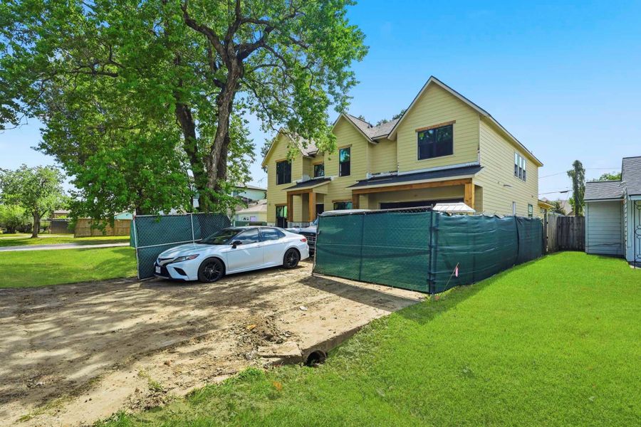 Gorgeous mature trees and a double wide driveway! Gorgeous mature trees and a double wide driveway!