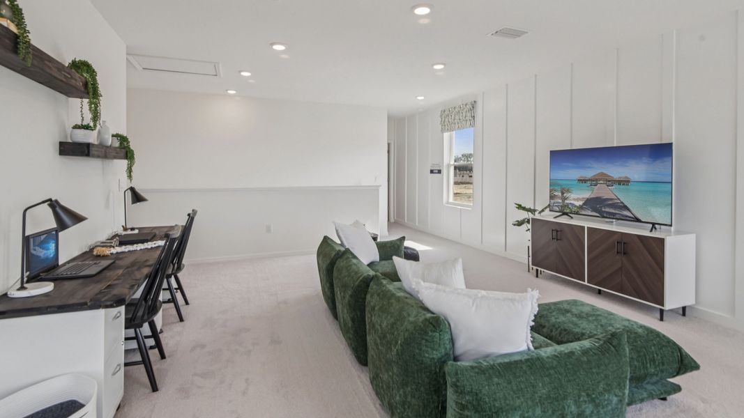 Representative furnished interior of a home built from the Coral by D.R. Horton in Briarwood, Alachua (Image 18).