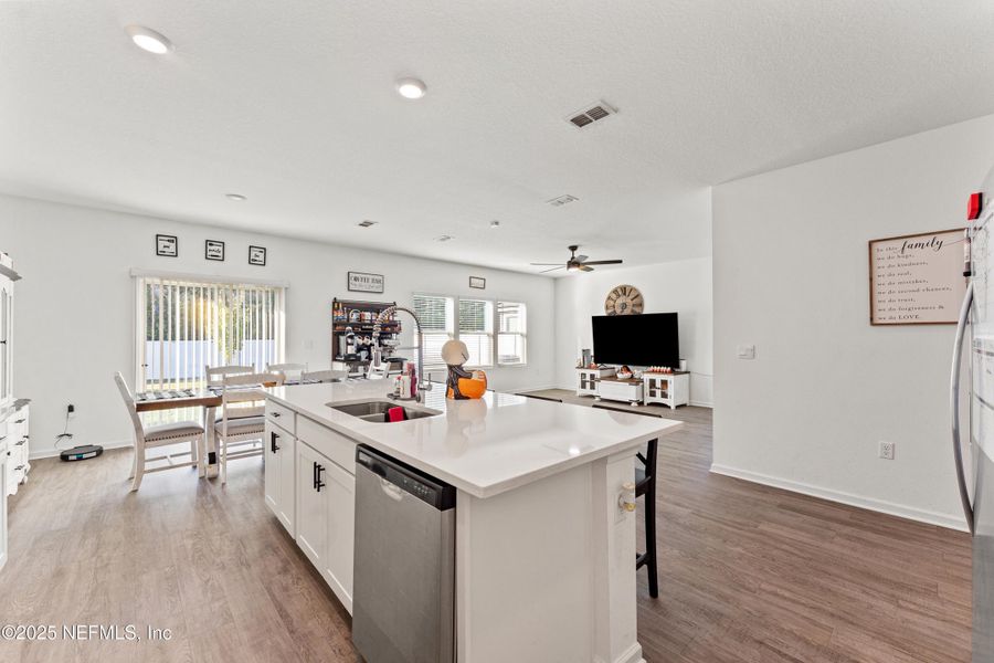 Furnished interior view inside a new home in Cross Creek Express, Green Cove Springs (Image 9).