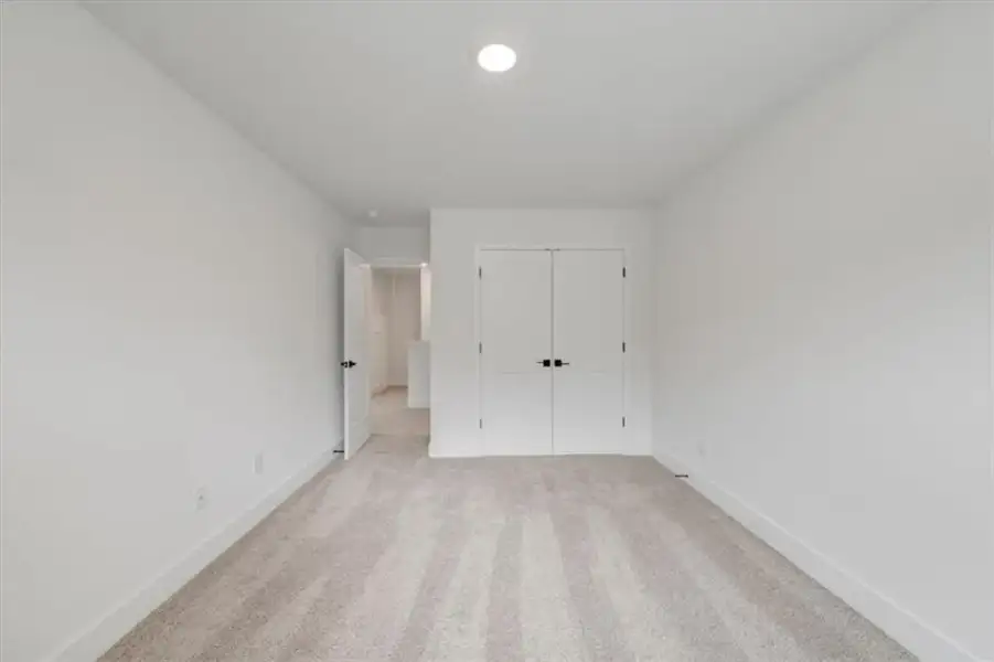Spacious, unfurnished interior of a new home in Canterbury Villas, Carrollton (Image 33).