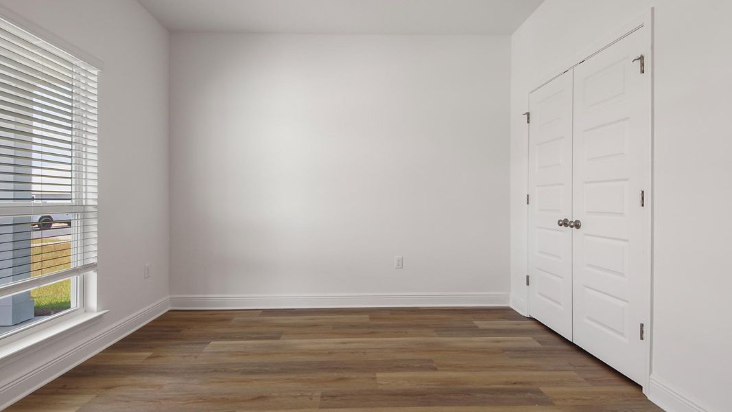 Spacious, unfurnished interior of a new home in Caballeros Estates At Hombre, Panama City Beach (Image 22).