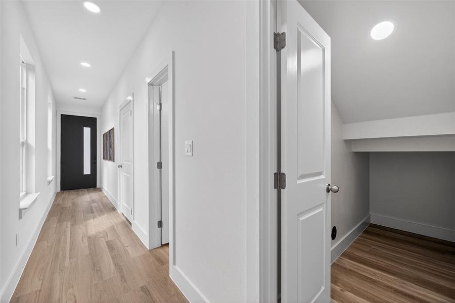 Spacious, unfurnished interior of a new home in , Dallas (Image 25).