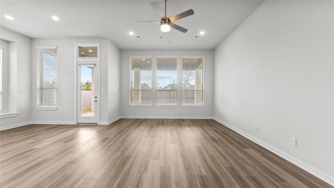 Spacious, unfurnished interior of a new home in , Conroe (Image 17). Spacious, unfurnished interior of a new home in , Conroe (Image 17).