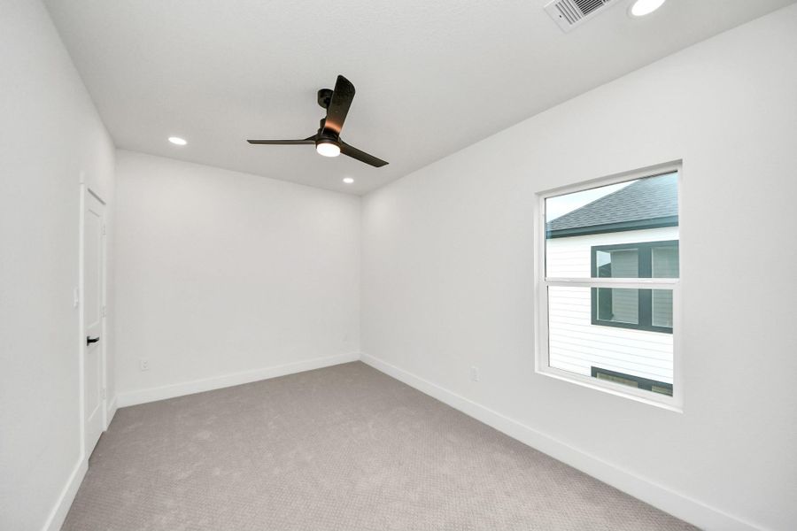 Image 33 of a home in .