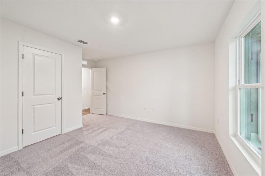 Spacious, unfurnished interior of a new home in Sugarmill Woods, Homosassa (Image 15). Spacious, unfurnished interior of a new home in Sugarmill Woods, Homosassa (Image 15).