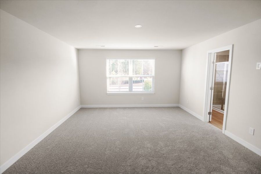 Spacious, unfurnished interior of a new home in Layton Hall, Mauldin (Image 25).